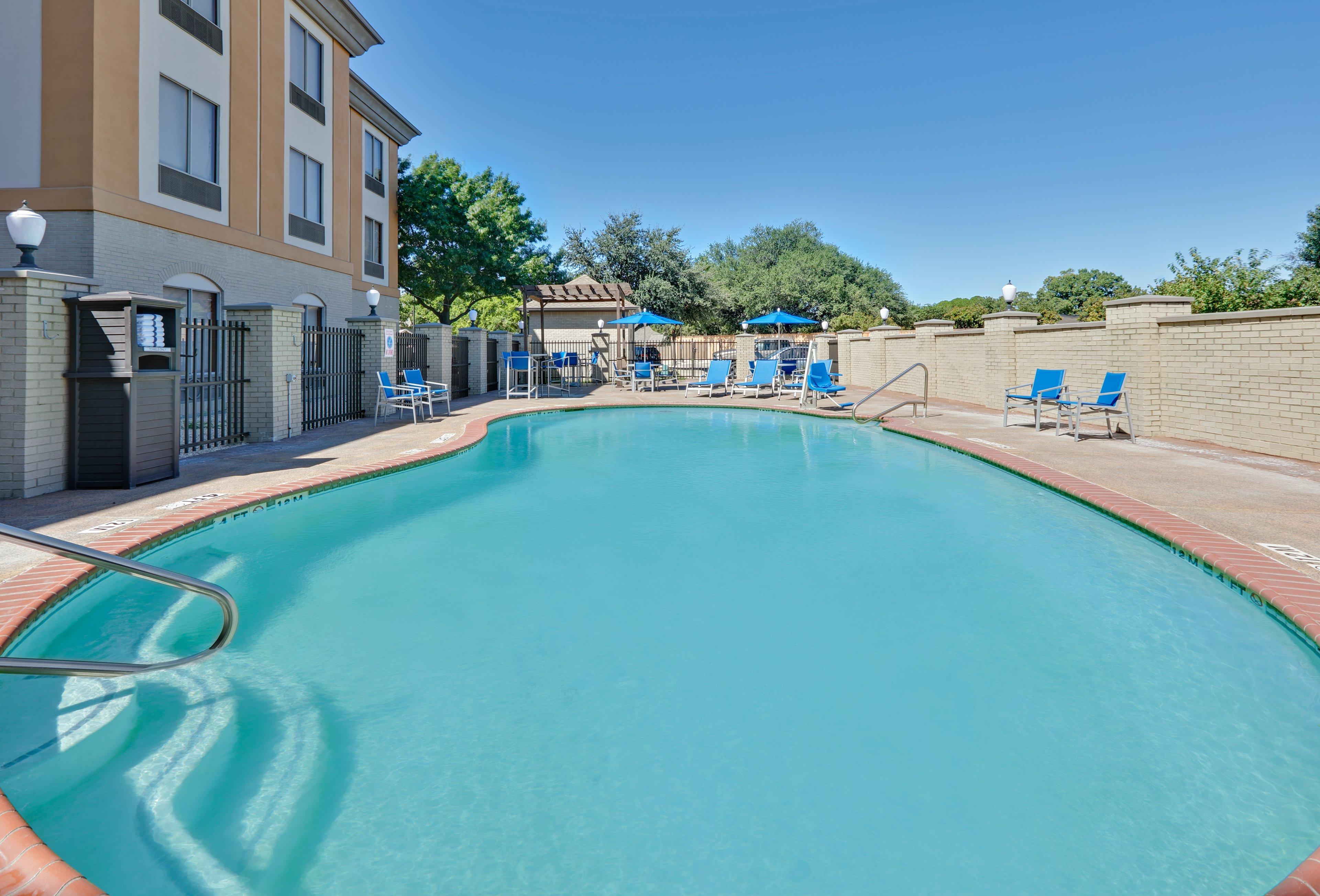 Holiday Inn Express & Suites Dallas - Duncanville By Ihg Exterior foto