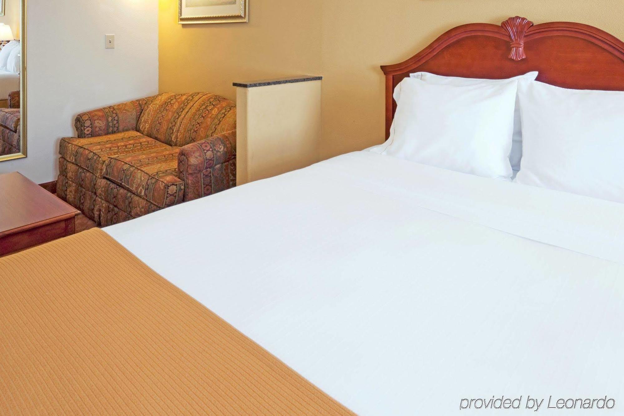 Holiday Inn Express & Suites Dallas - Duncanville By Ihg Quarto foto